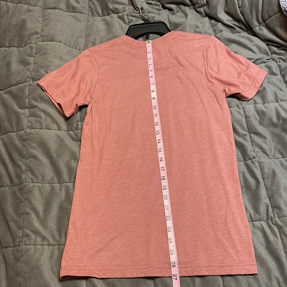 Graphic T-Shirt 🪶 - Picture 2 of 5